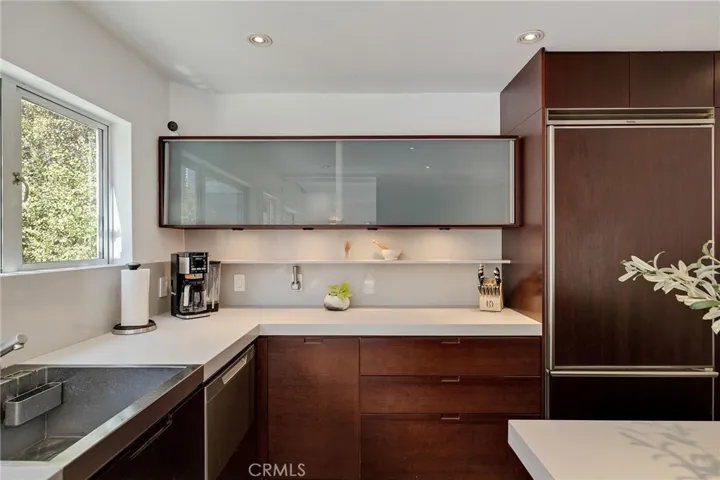 27 Driftwood Street, Marina Del Rey, California 90292