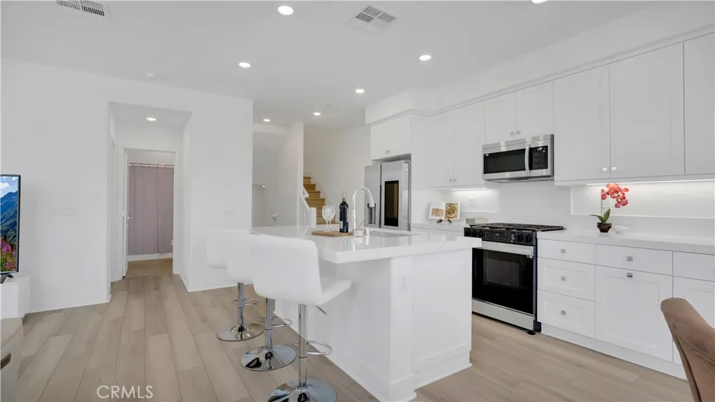 This kitchen is perfect for entertaining or cooking with the family.