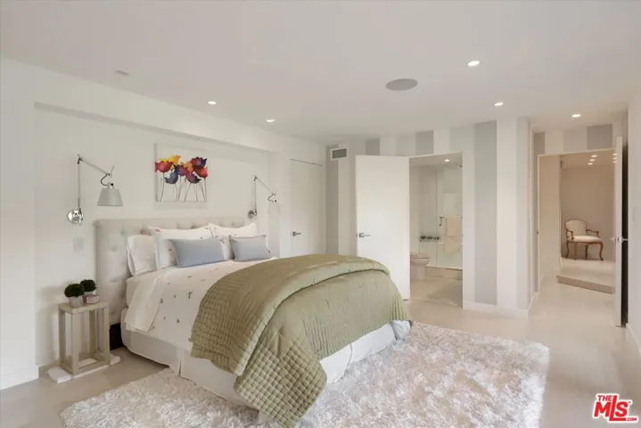 9422 Readcrest Drive, Beverly Hills, California 90210
