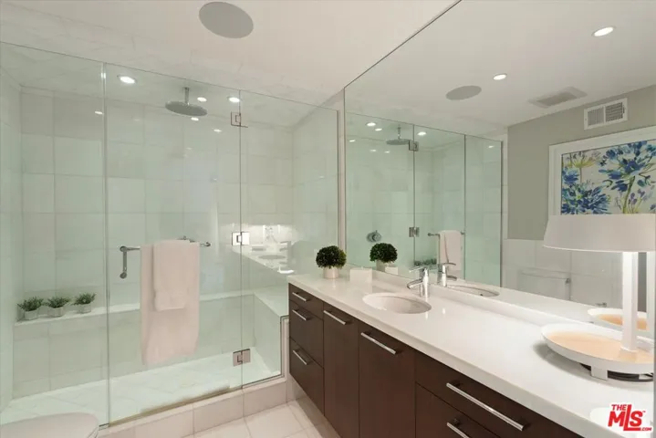 9422 Readcrest Drive, Beverly Hills, California 90210