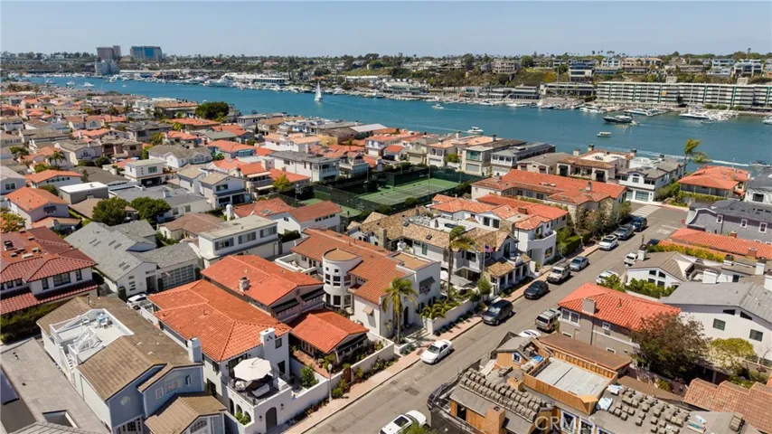 209 Via Koron, Newport Beach, California 92663