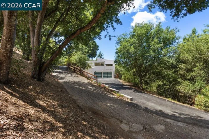 16 Sunnyside Ct, Orinda, California 94563