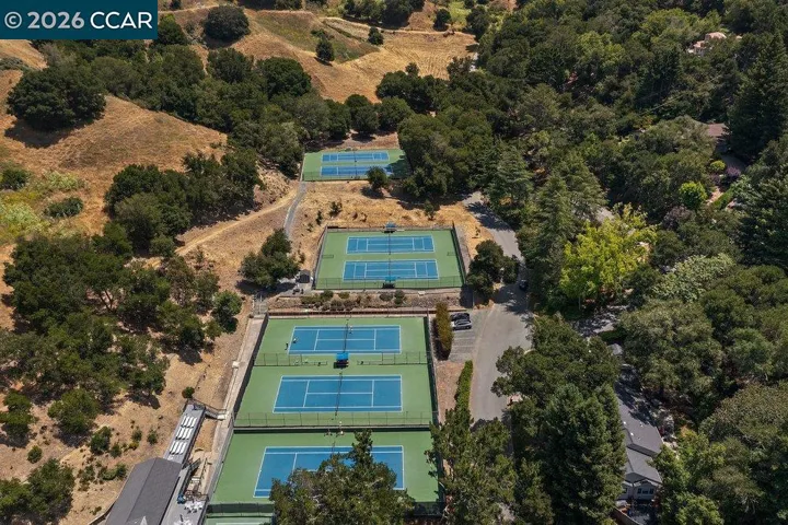 16 Sunnyside Ct, Orinda, California 94563