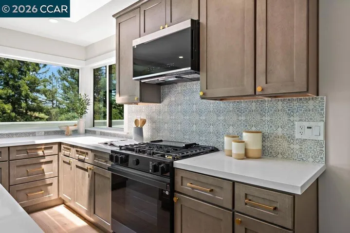 16 Sunnyside Ct, Orinda, California 94563