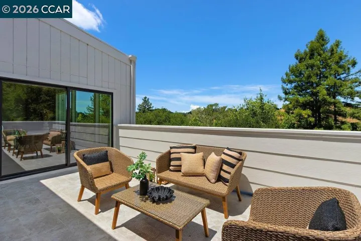 16 Sunnyside Ct, Orinda, California 94563
