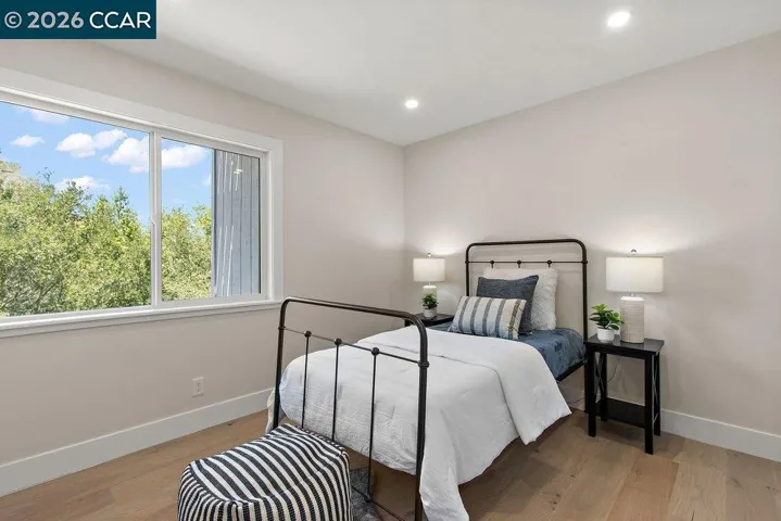 16 Sunnyside Ct, Orinda, California 94563