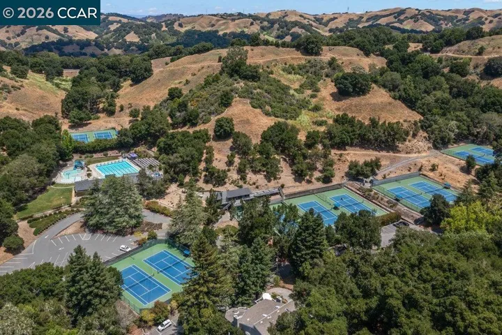 16 Sunnyside Ct, Orinda, California 94563