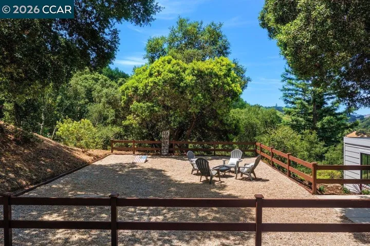 16 Sunnyside Ct, Orinda, California 94563
