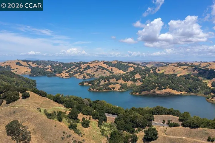 16 Sunnyside Ct, Orinda, California 94563