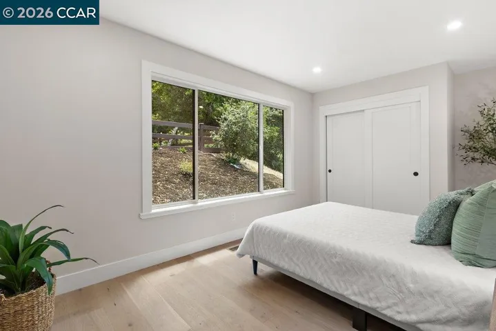 16 Sunnyside Ct, Orinda, California 94563