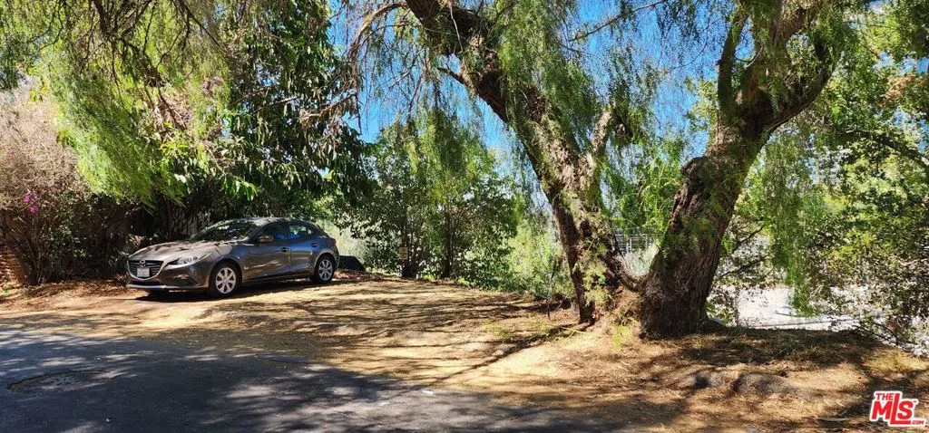 3643 Fredonia Drive, Los Angeles, California 91307 — photo 4