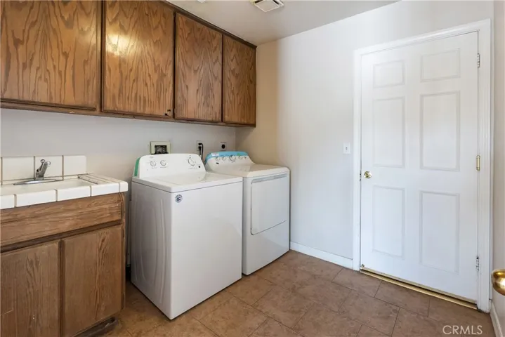 First foor laundry room