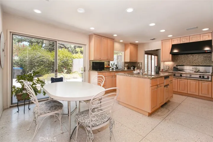 Breakfast area in kitchen