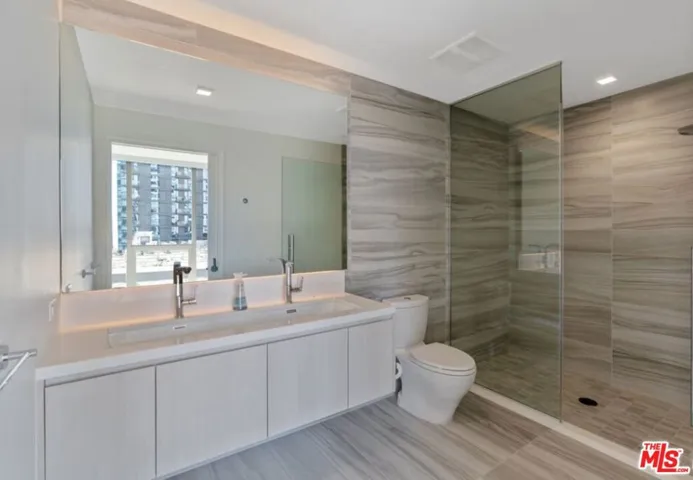 1050 S Grand Avenue 1001, Los Angeles, California 90015