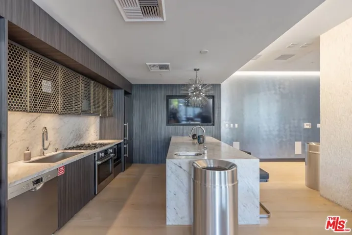 1050 S Grand Avenue 1001, Los Angeles, California 90015