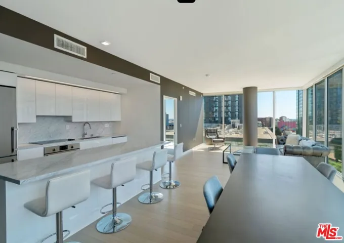 1050 S Grand Avenue 1001, Los Angeles, California 90015