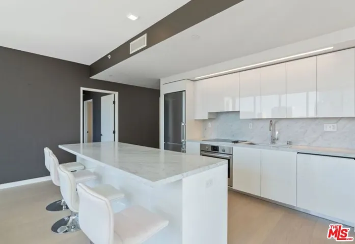 1050 S Grand Avenue 1001, Los Angeles, California 90015