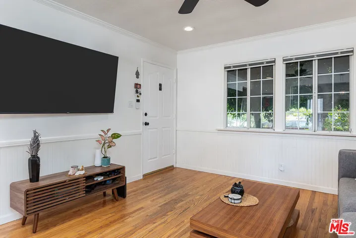 10415 Scoville Avenue, Sunland, California 91040