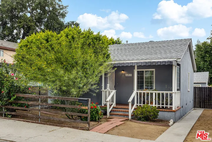 10415 Scoville Avenue, Sunland, California 91040