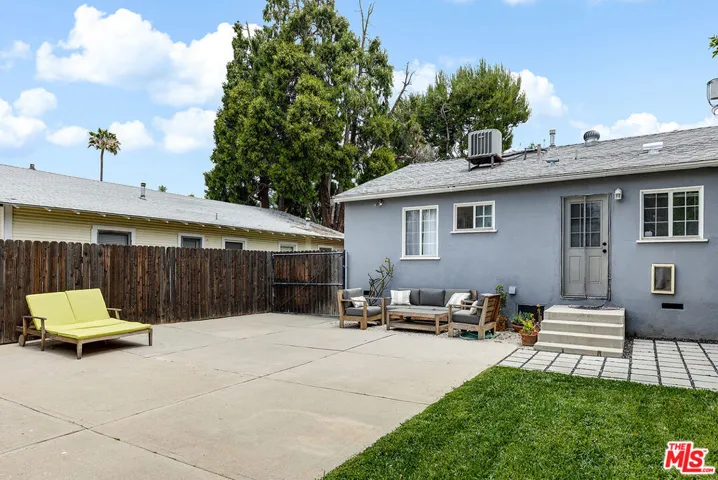10415 Scoville Avenue, Sunland, California 91040