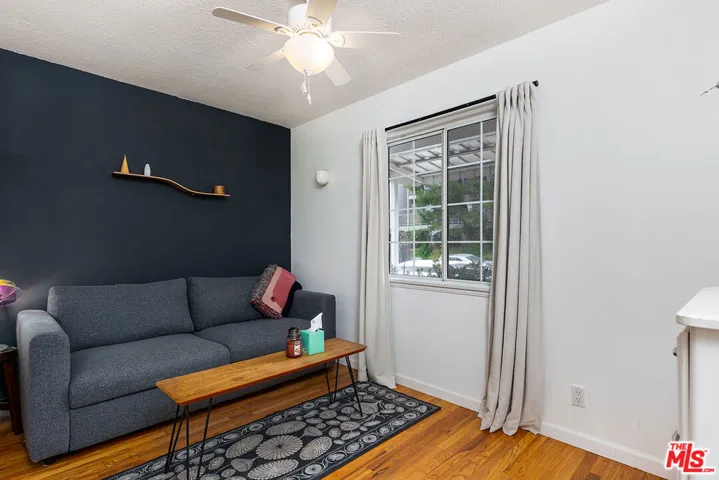 10415 Scoville Avenue, Sunland, California 91040