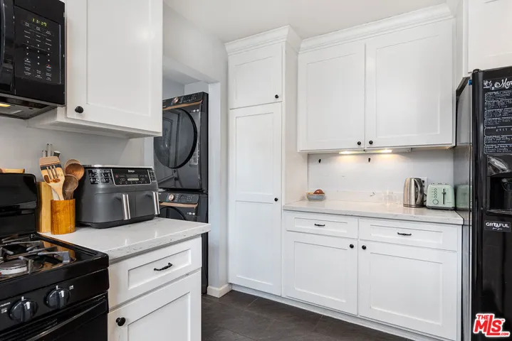 10415 Scoville Avenue, Sunland, California 91040