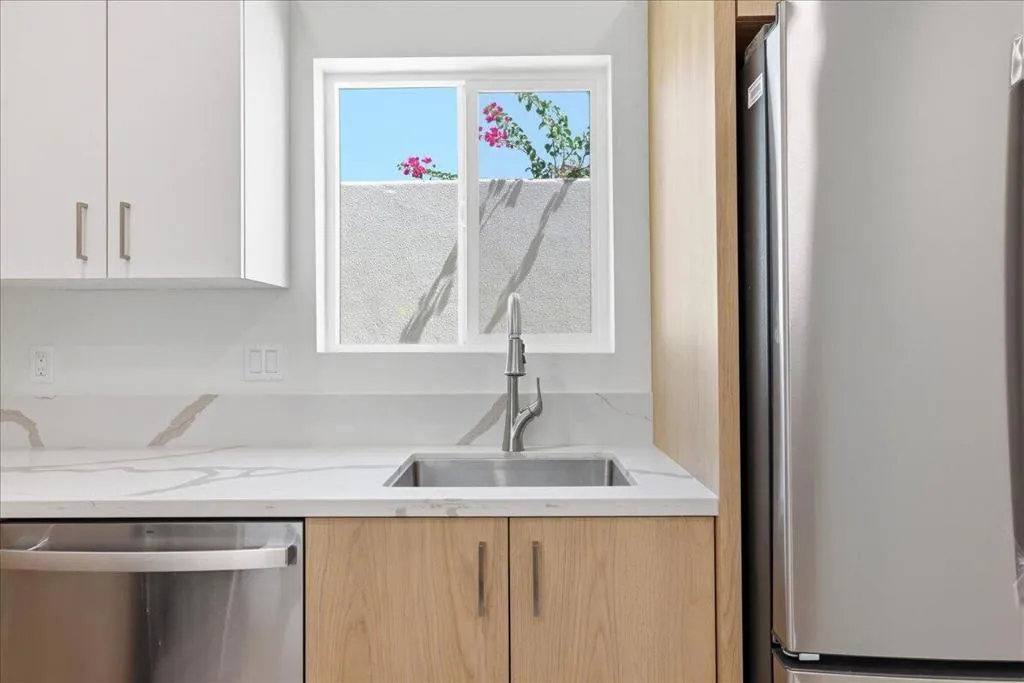 42-68162 Modalo Rd - Kitchen