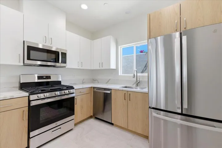 41-68162 Modalo Rd - Kitchen