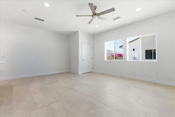 38-68162 Modalo Rd - Living Room