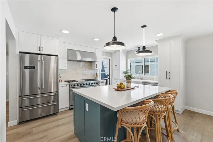 Beautifully remodeled chef's kitchen with high grade appliances.