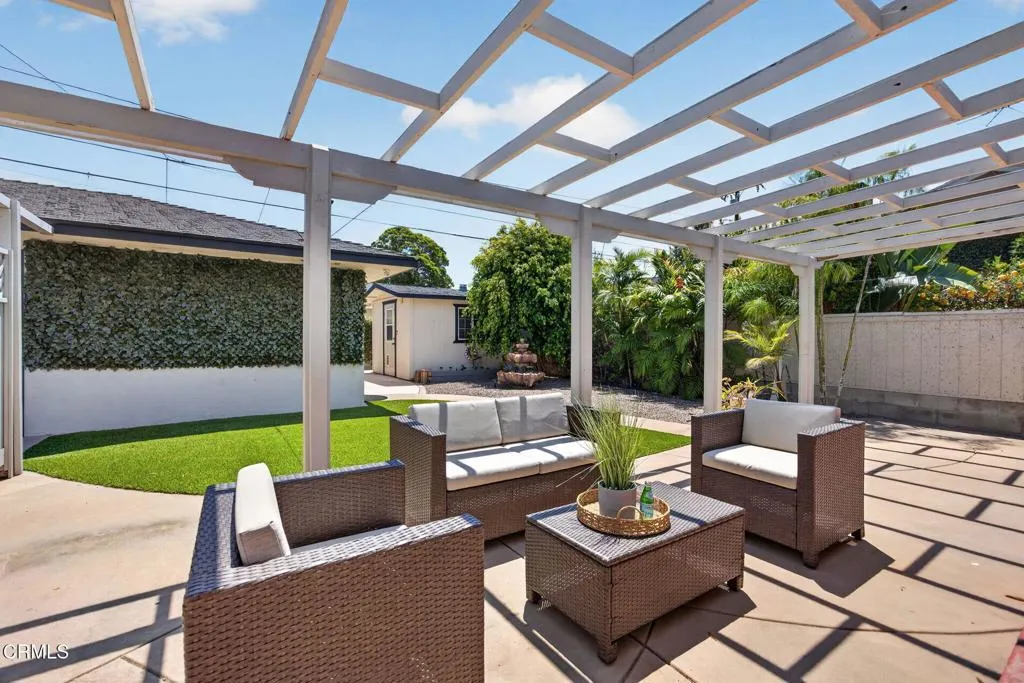 49-web-or-mls-Upmarketmedia_218Pal-148