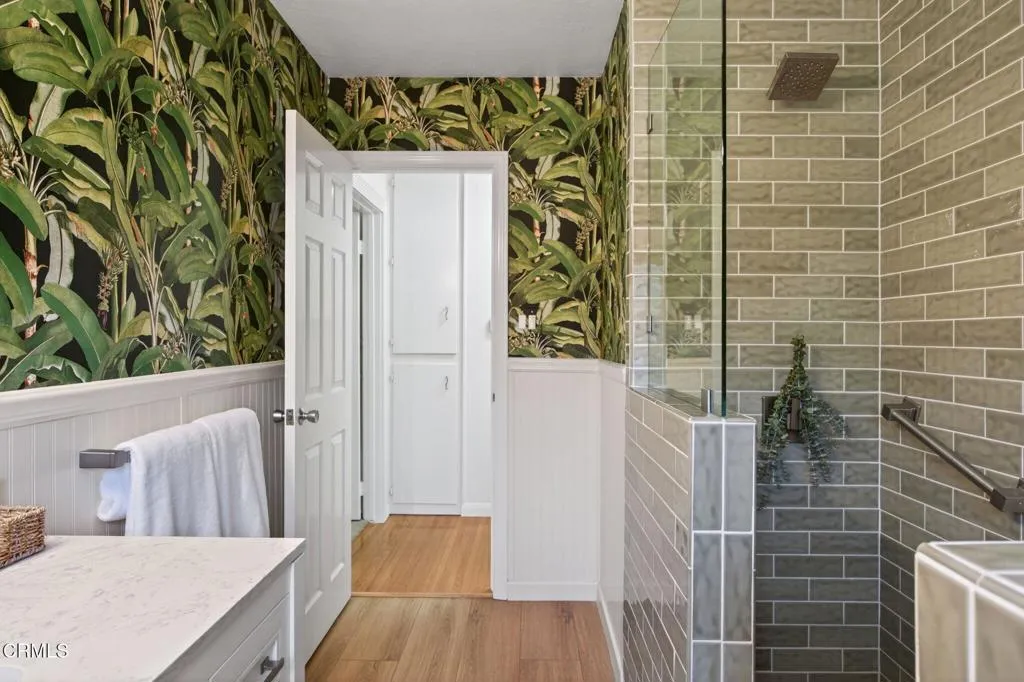 45-web-or-mls-Upmarketmedia_218Pal-138
