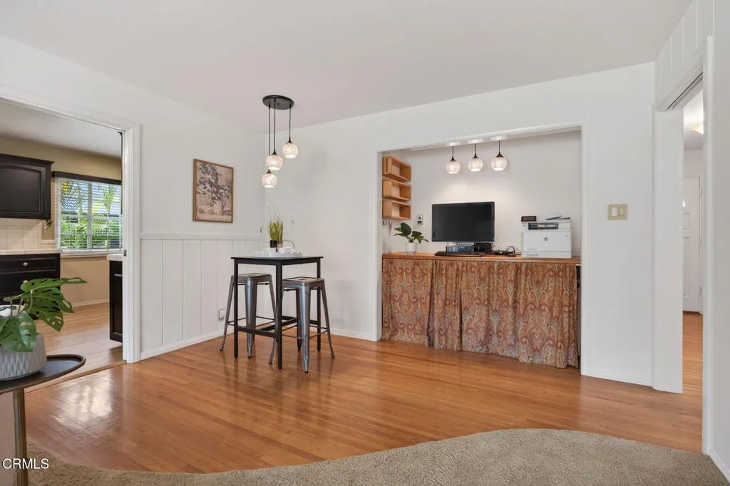 27-web-or-mls-Upmarketmedia_218Pal-082