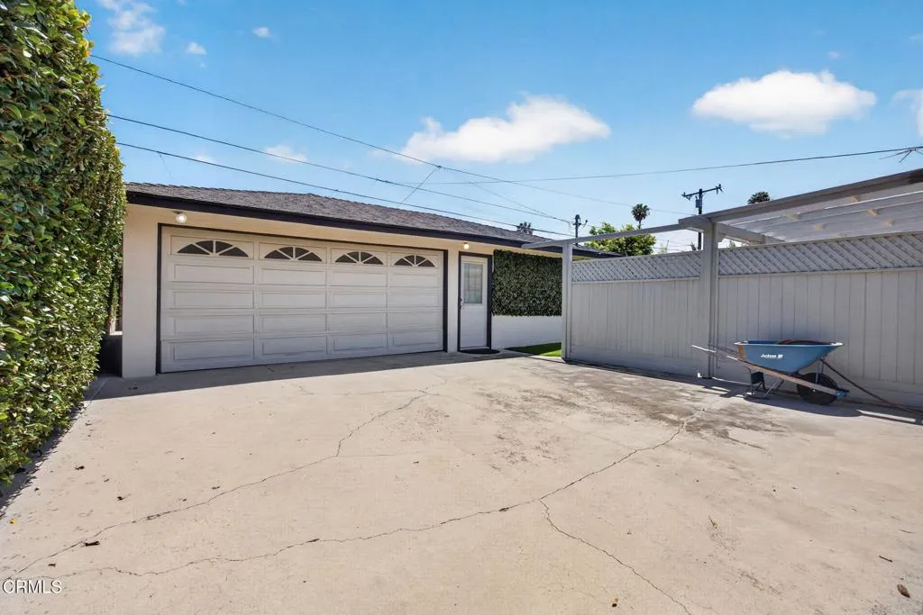 57-web-or-mls-Upmarketmedia_218Pal-172