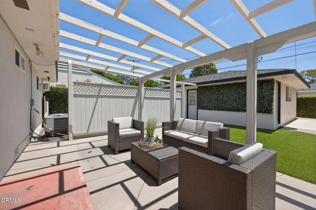 48-web-or-mls-Upmarketmedia_218Pal-146
