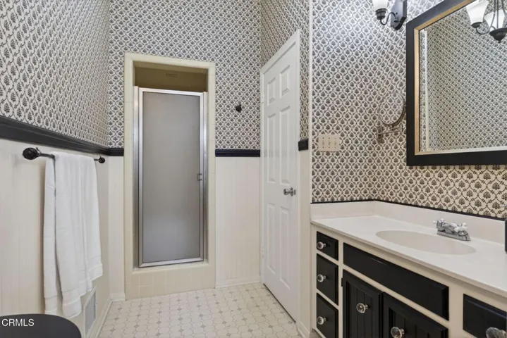 40-web-or-mls-Upmarketmedia_218Pal-122