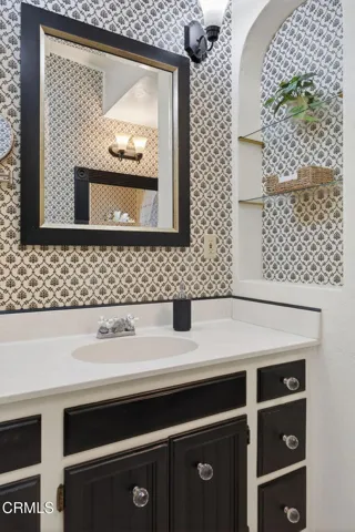 37-web-or-mls-Upmarketmedia_218Pal-112