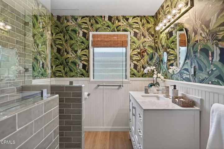43-web-or-mls-Upmarketmedia_218Pal-131
