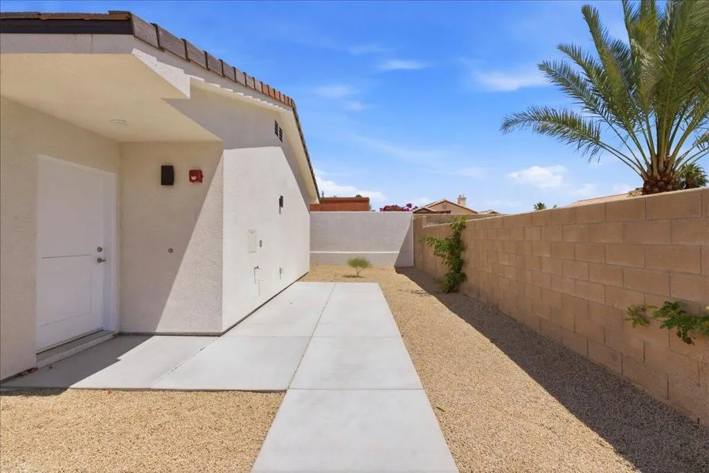 55-68162 Modalo Rd - Patio
