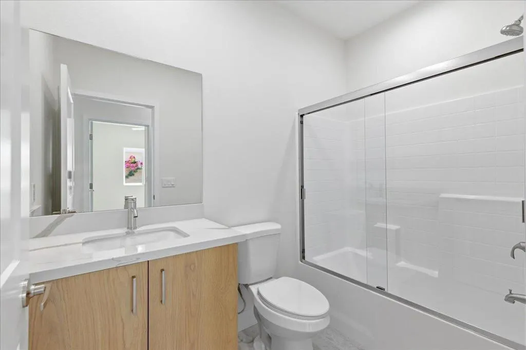 23-68160 Modalo Rd - Bathroom