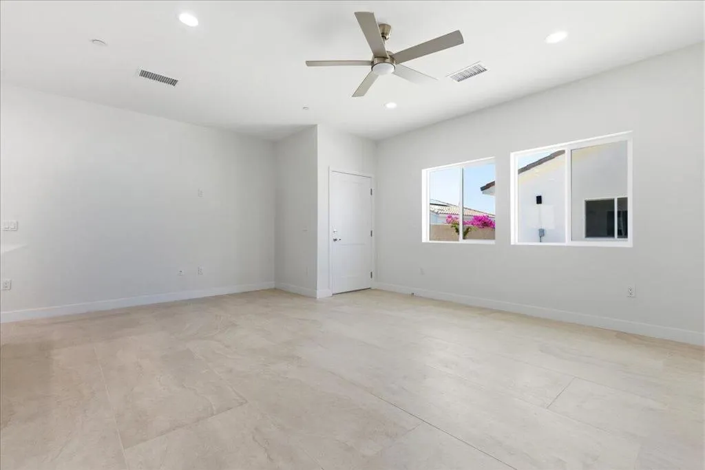 38-68162 Modalo Rd - Living Room