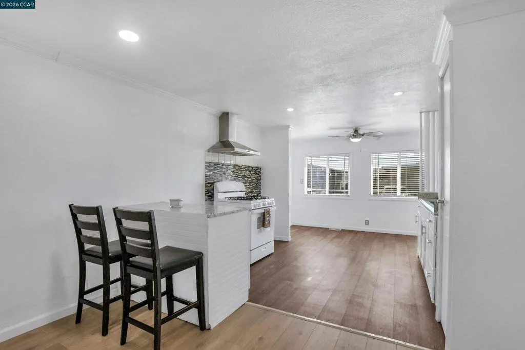 237 Orangevale, Pittsburg, California 94565 — photo 4