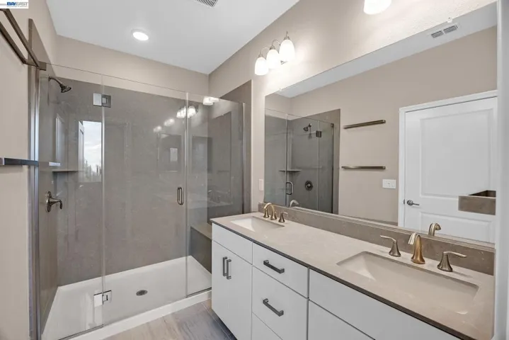 Upgraded Primary Bath