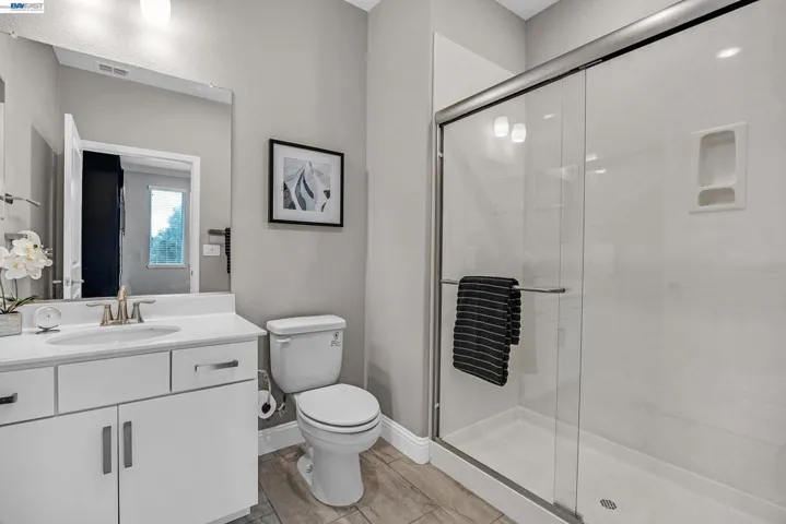 1st Floor Bathroom