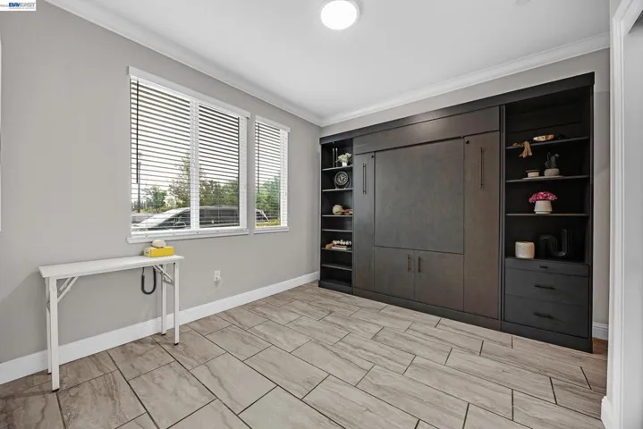 Murphy Bed 1st Floor