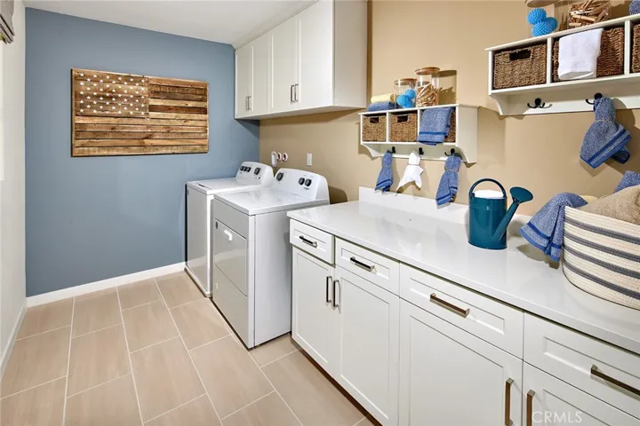 MODEL HOME
