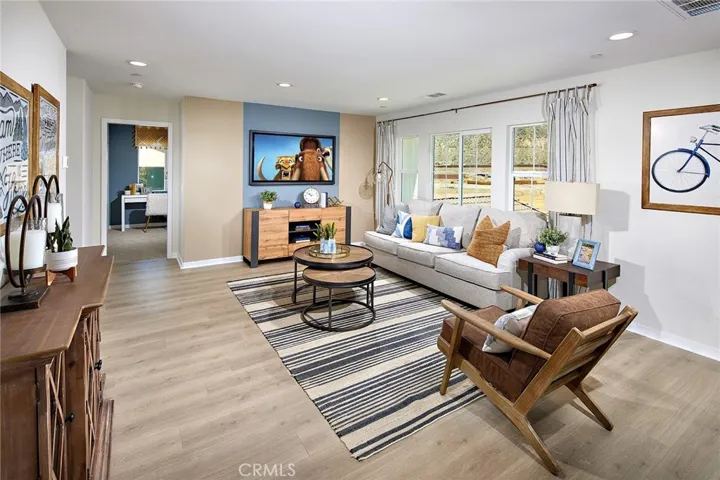 MODEL HOME