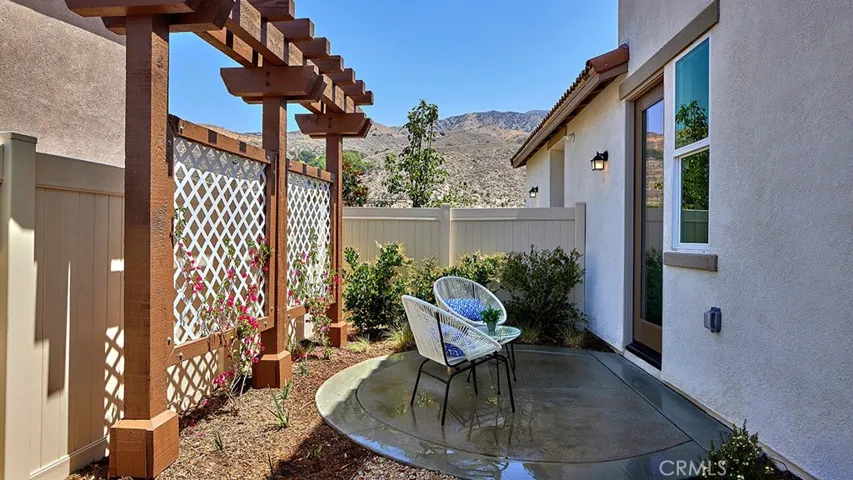MODEL HOME