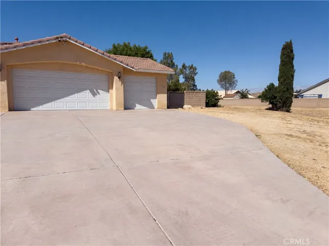15358 Lookout, Apple Valley, California 92307