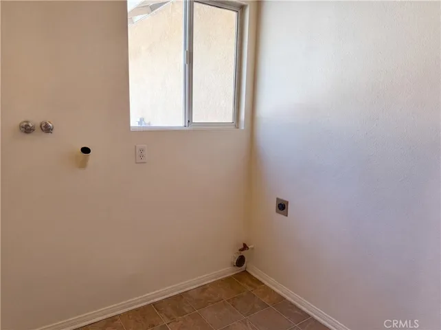 15358 Lookout, Apple Valley, California 92307